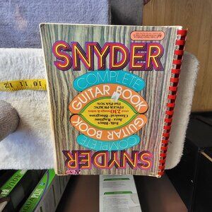SNYDER COMPLETE GUITAR BOOK OVER 230 FINGER/FLAT PICKING SONGS 1976 RARE FIND
